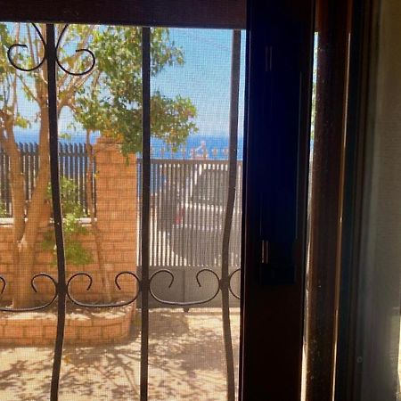 Family Apartments Sarande Bagian luar foto
