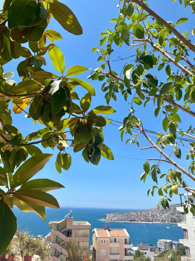 Family Apartments Sarande Bagian luar foto