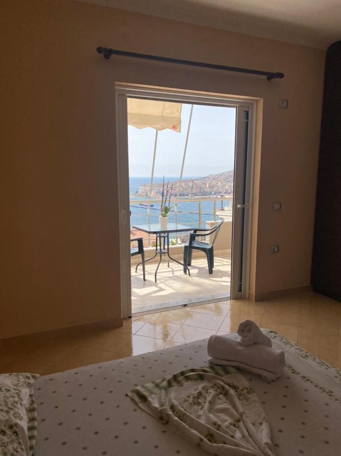 Family Apartments Sarande Bagian luar foto